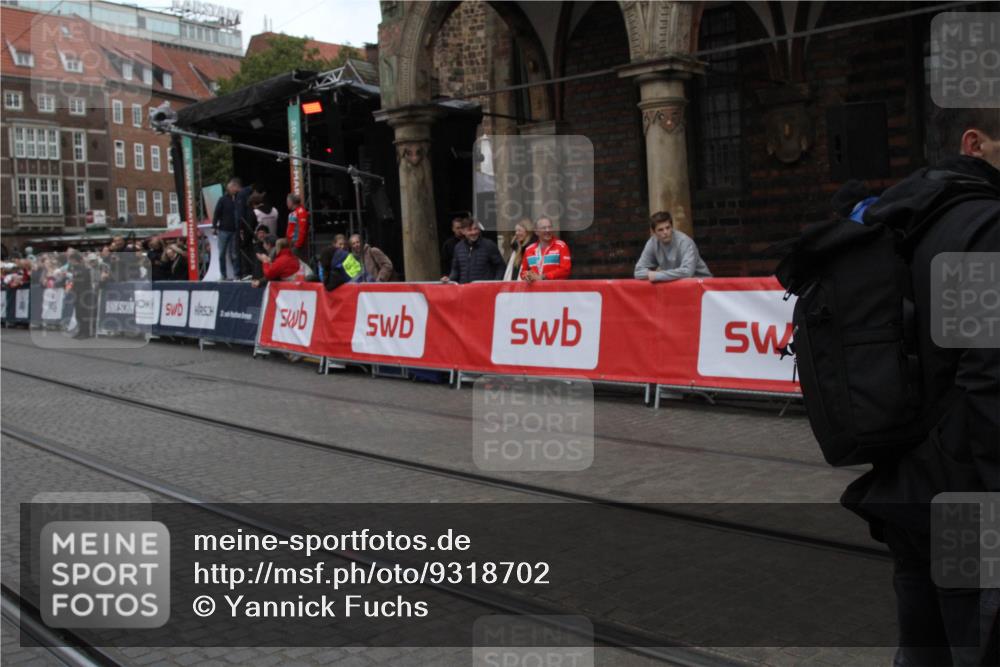 05.10.2025 - 20. swb-Marathon Bremen Yannick Fuchs http://msf.ph/oto/9318702 05.10.2025 11:27:30 Ziel  meine-sportfotos.de