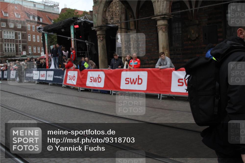 05.10.2025 - 20. swb-Marathon Bremen Yannick Fuchs http://msf.ph/oto/9318703 05.10.2025 11:27:31 Ziel  meine-sportfotos.de