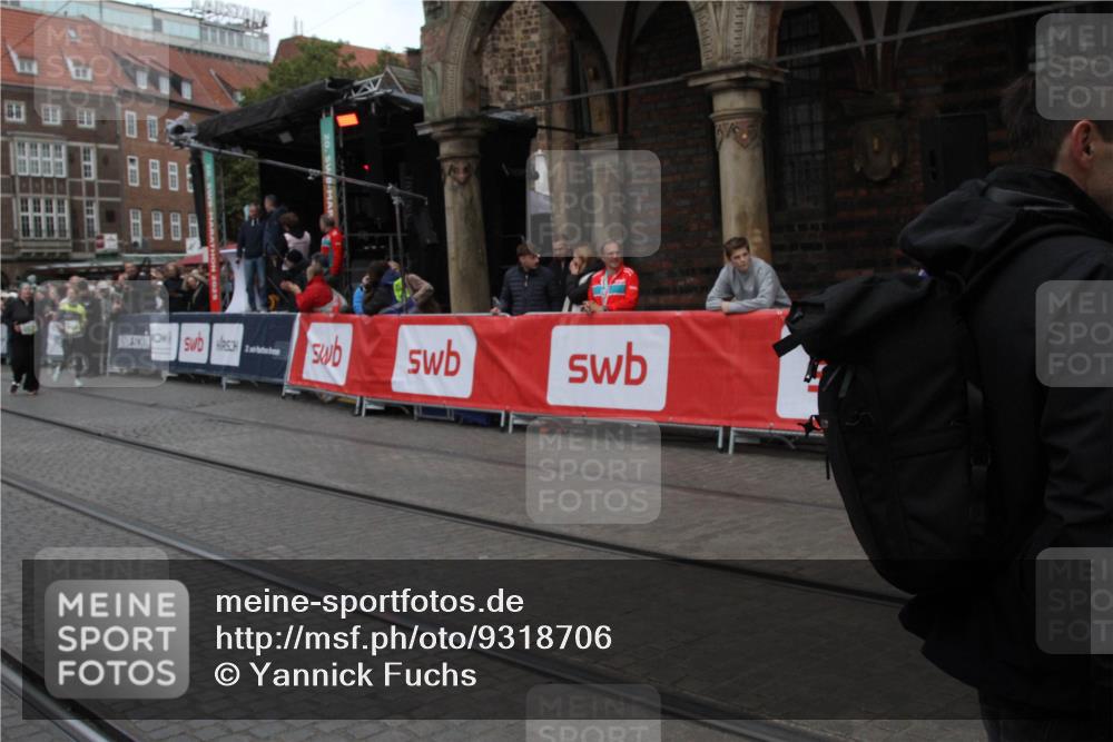 05.10.2025 - 20. swb-Marathon Bremen Yannick Fuchs http://msf.ph/oto/9318706 05.10.2025 11:27:33 Ziel  meine-sportfotos.de