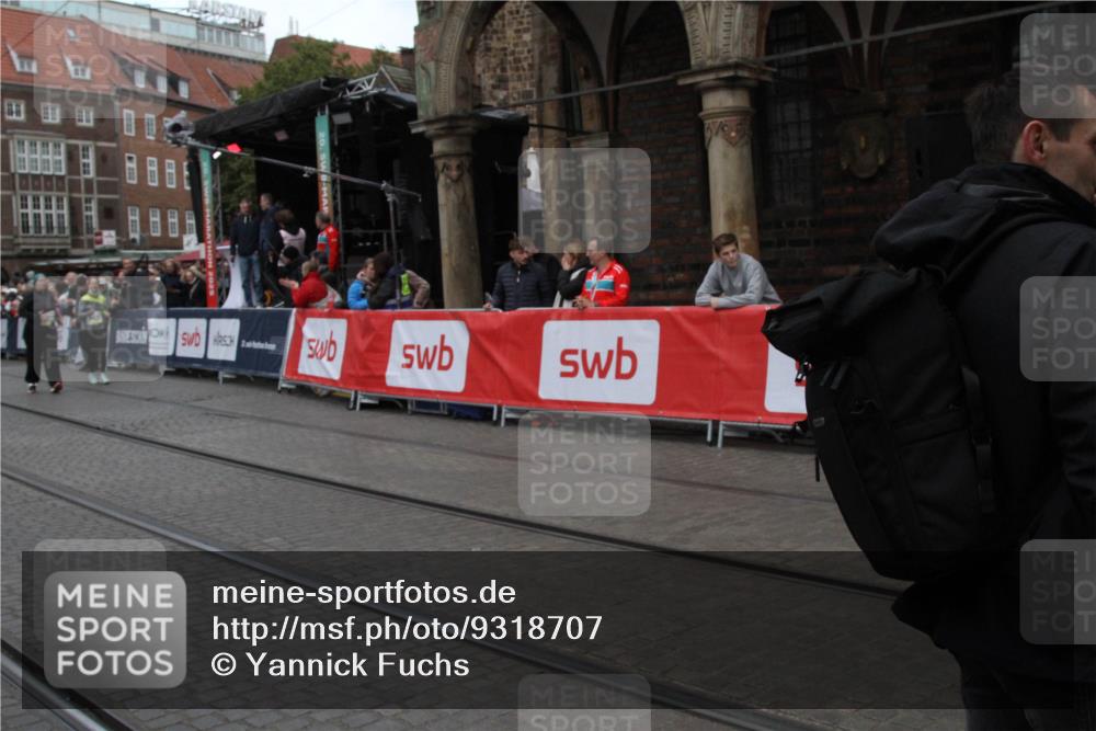 05.10.2025 - 20. swb-Marathon Bremen Yannick Fuchs http://msf.ph/oto/9318707 05.10.2025 11:27:33 Ziel  meine-sportfotos.de
