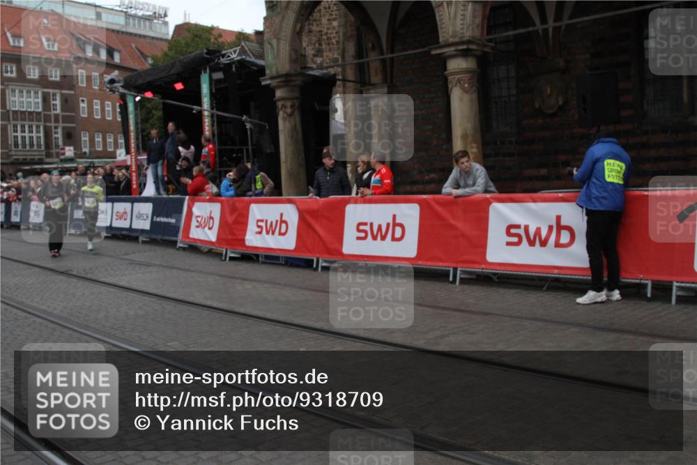 05.10.2025 - 20. swb-Marathon Bremen Yannick Fuchs http://msf.ph/oto/9318709 05.10.2025 11:27:34 Ziel  meine-sportfotos.de