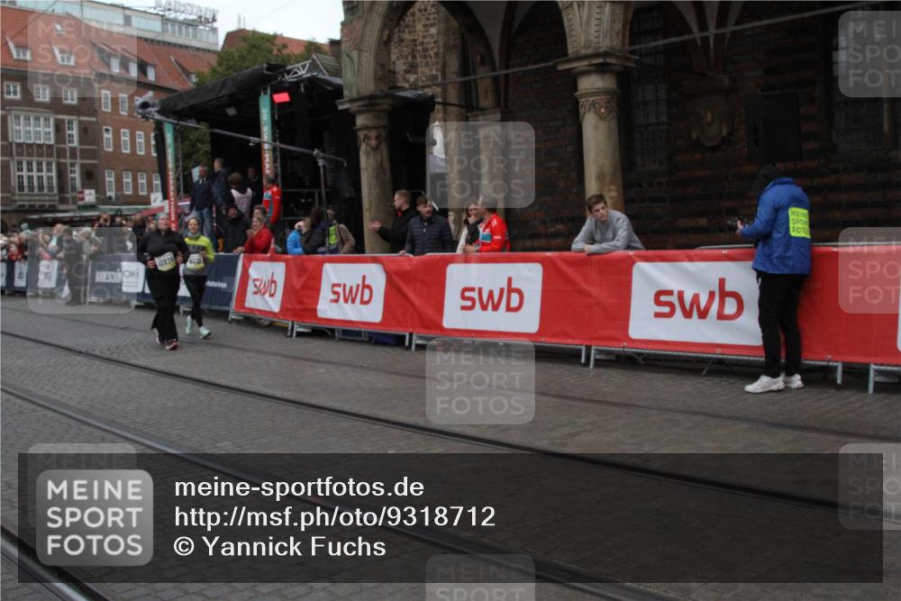 05.10.2025 - 20. swb-Marathon Bremen Yannick Fuchs http://msf.ph/oto/9318712 05.10.2025 11:27:36 Ziel 10935 meine-sportfotos.de