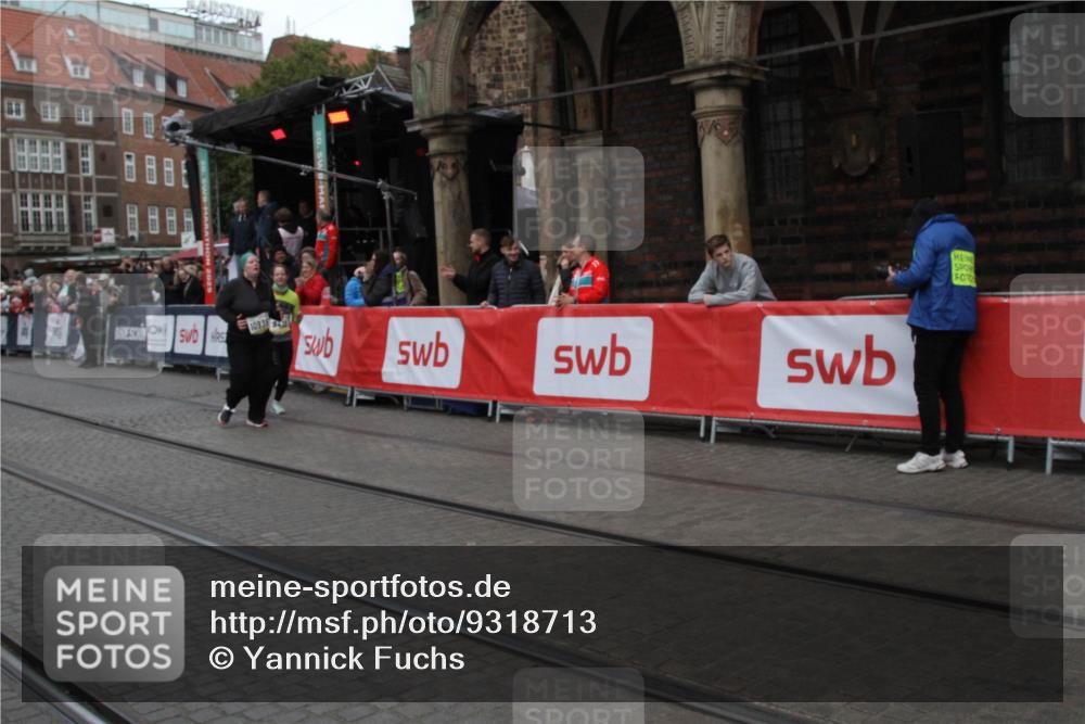 05.10.2025 - 20. swb-Marathon Bremen Yannick Fuchs http://msf.ph/oto/9318713 05.10.2025 11:27:37 Ziel 10935 meine-sportfotos.de