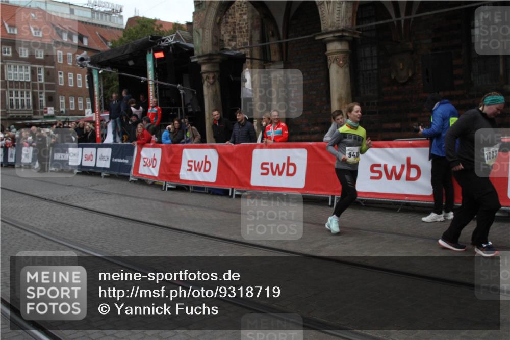 05.10.2025 - 20. swb-Marathon Bremen Yannick Fuchs http://msf.ph/oto/9318719 05.10.2025 11:27:40 Ziel 10935 meine-sportfotos.de