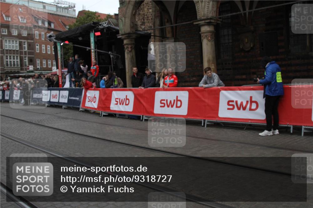 05.10.2025 - 20. swb-Marathon Bremen Yannick Fuchs http://msf.ph/oto/9318727 05.10.2025 11:27:43 Ziel  meine-sportfotos.de