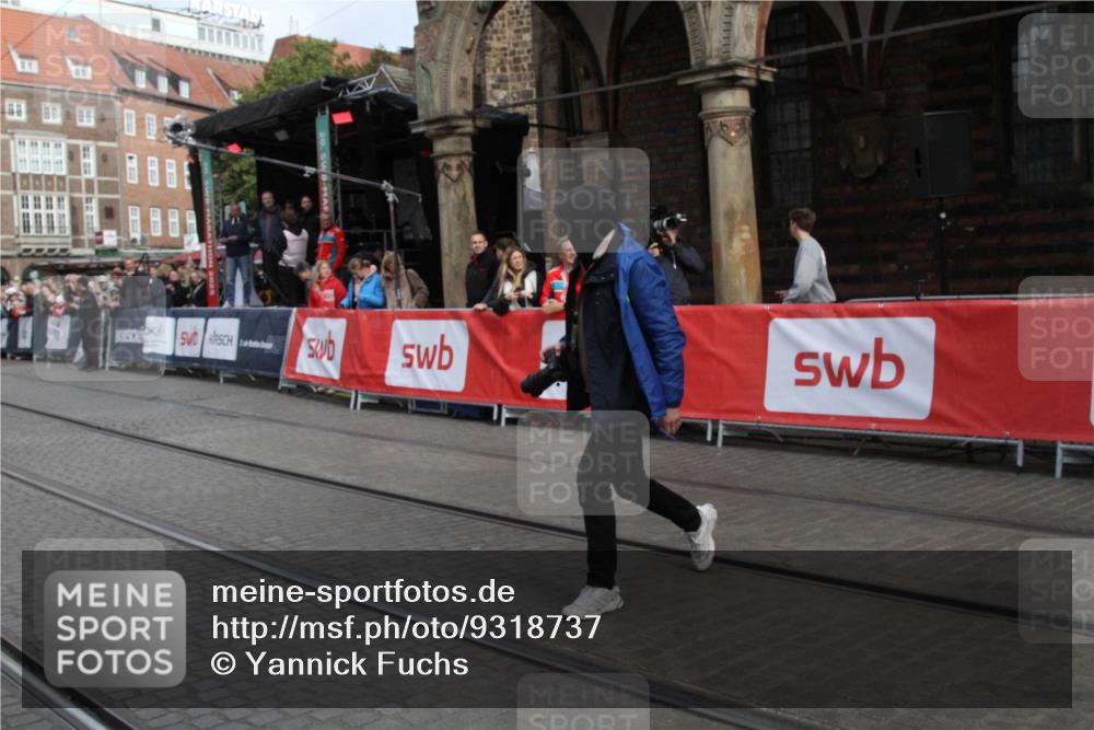 05.10.2025 - 20. swb-Marathon Bremen Yannick Fuchs http://msf.ph/oto/9318737 05.10.2025 11:28:39 Ziel  meine-sportfotos.de