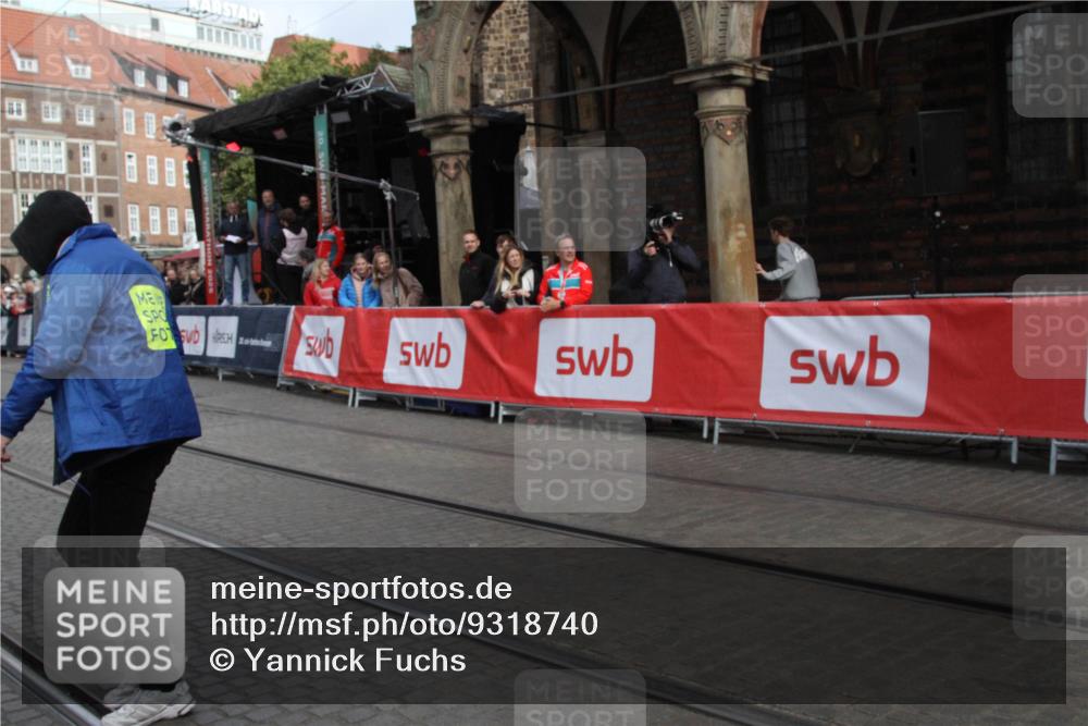 05.10.2025 - 20. swb-Marathon Bremen Yannick Fuchs http://msf.ph/oto/9318740 05.10.2025 11:28:41 Ziel  meine-sportfotos.de