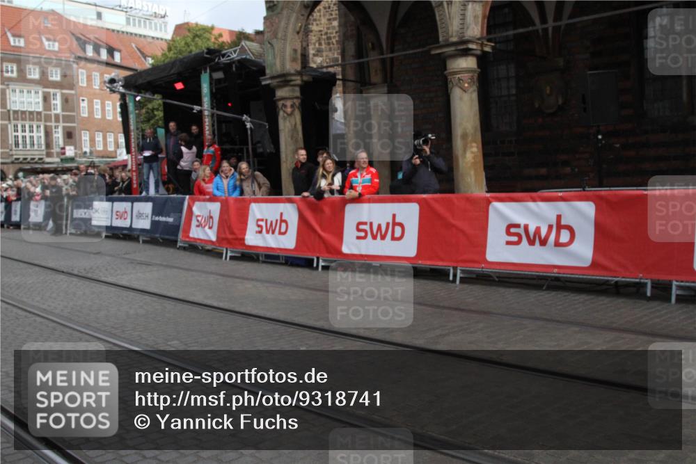 05.10.2025 - 20. swb-Marathon Bremen Yannick Fuchs http://msf.ph/oto/9318741 05.10.2025 11:28:41 Ziel  meine-sportfotos.de