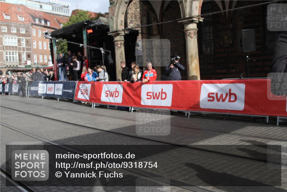 05.10.2025 - 20. swb-Marathon Bremen Yannick Fuchs http://msf.ph/oto/9318754 05.10.2025 11:28:49 Ziel  meine-sportfotos.de