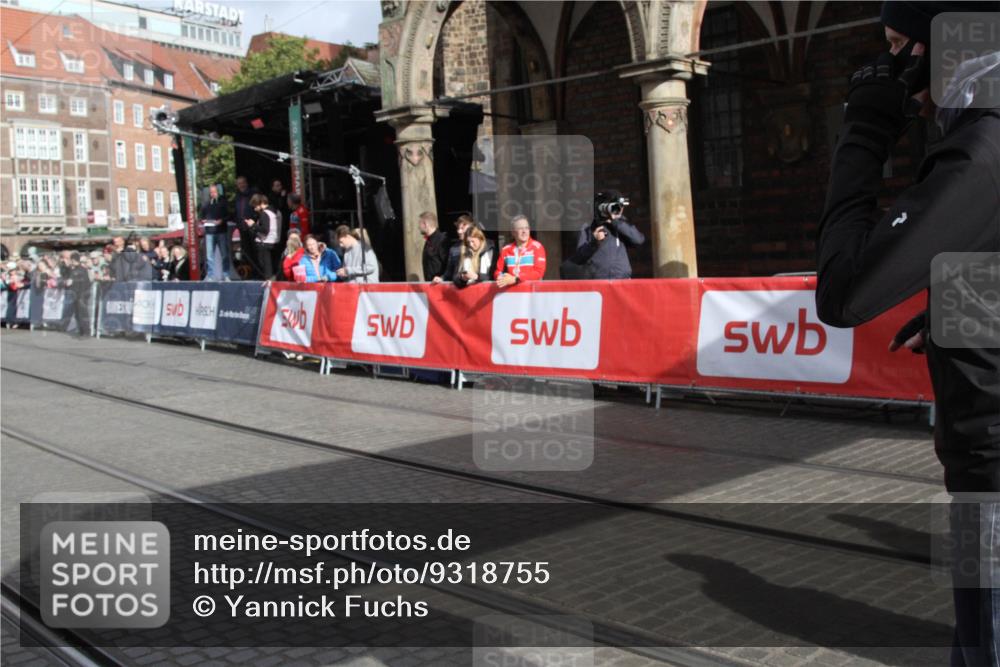 05.10.2025 - 20. swb-Marathon Bremen Yannick Fuchs http://msf.ph/oto/9318755 05.10.2025 11:28:50 Ziel  meine-sportfotos.de