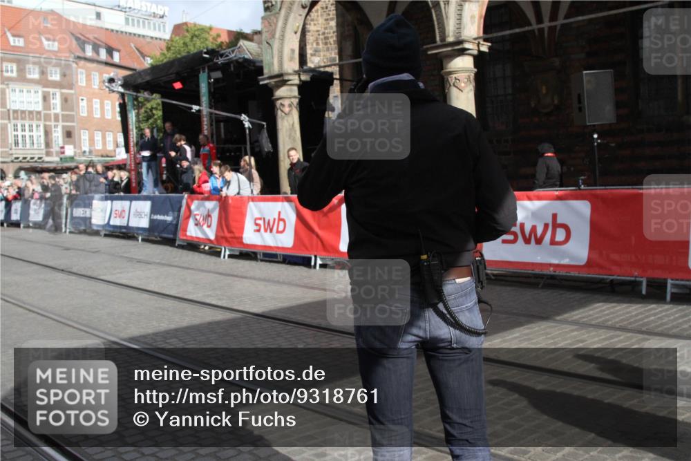 05.10.2025 - 20. swb-Marathon Bremen Yannick Fuchs http://msf.ph/oto/9318761 05.10.2025 11:28:52 Ziel  meine-sportfotos.de