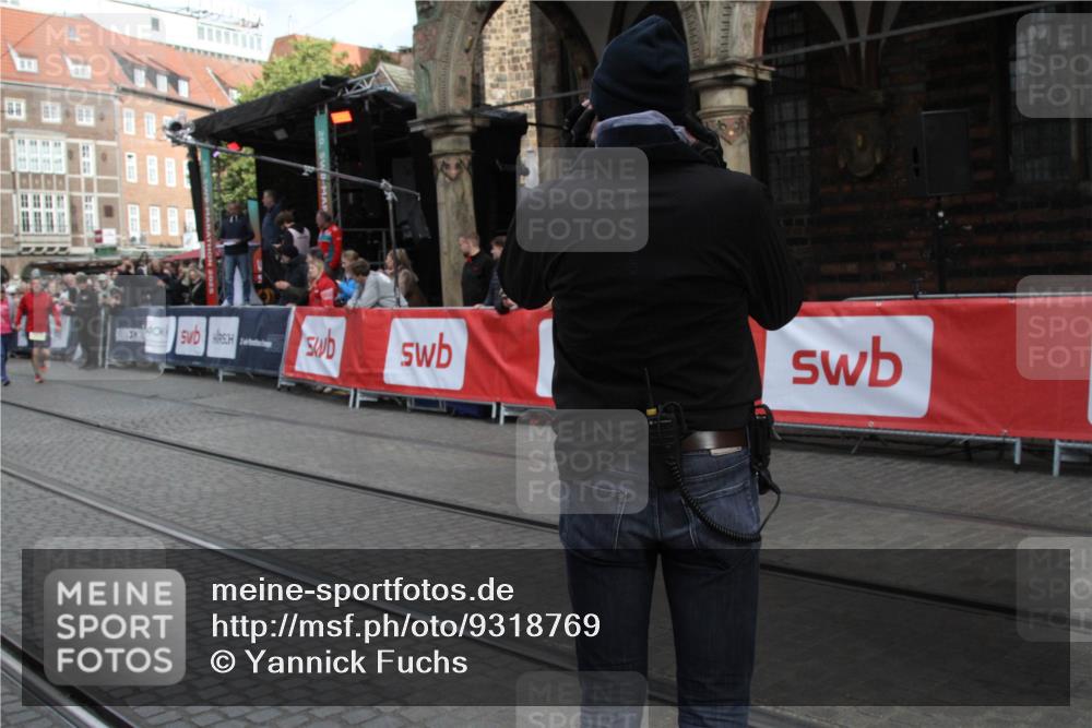 05.10.2025 - 20. swb-Marathon Bremen Yannick Fuchs http://msf.ph/oto/9318769 05.10.2025 11:28:55 Ziel 10579, 11313, 11314 meine-sportfotos.de