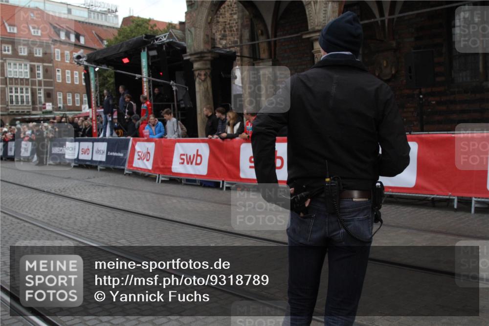 05.10.2025 - 20. swb-Marathon Bremen Yannick Fuchs http://msf.ph/oto/9318789 05.10.2025 11:29:06 Ziel  meine-sportfotos.de