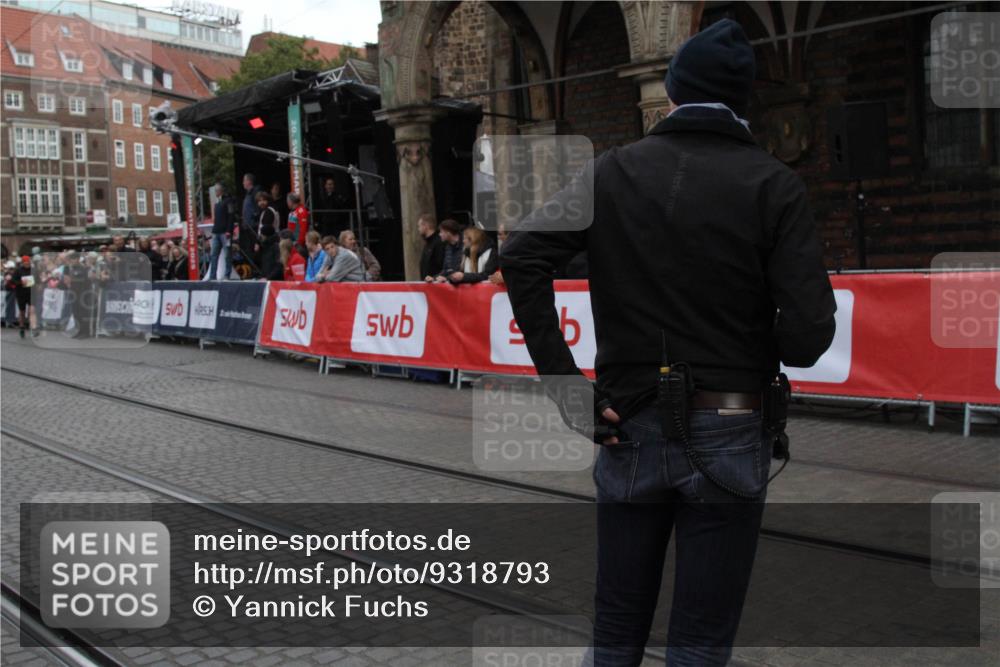 05.10.2025 - 20. swb-Marathon Bremen Yannick Fuchs http://msf.ph/oto/9318793 05.10.2025 11:29:07 Ziel  meine-sportfotos.de
