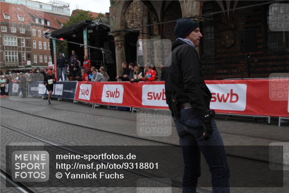 05.10.2025 - 20. swb-Marathon Bremen Yannick Fuchs http://msf.ph/oto/9318801 05.10.2025 11:29:10 Ziel 7174 meine-sportfotos.de