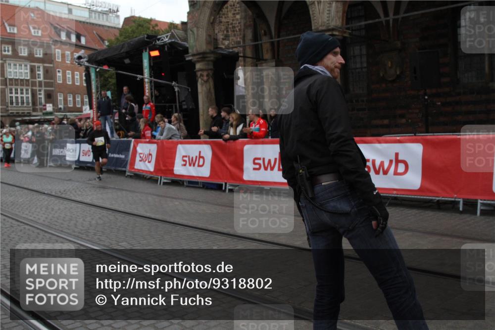 05.10.2025 - 20. swb-Marathon Bremen Yannick Fuchs http://msf.ph/oto/9318802 05.10.2025 11:29:10 Ziel 7174 meine-sportfotos.de