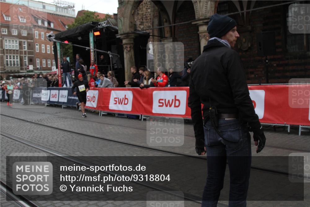 05.10.2025 - 20. swb-Marathon Bremen Yannick Fuchs http://msf.ph/oto/9318804 05.10.2025 11:29:11 Ziel 7174 meine-sportfotos.de