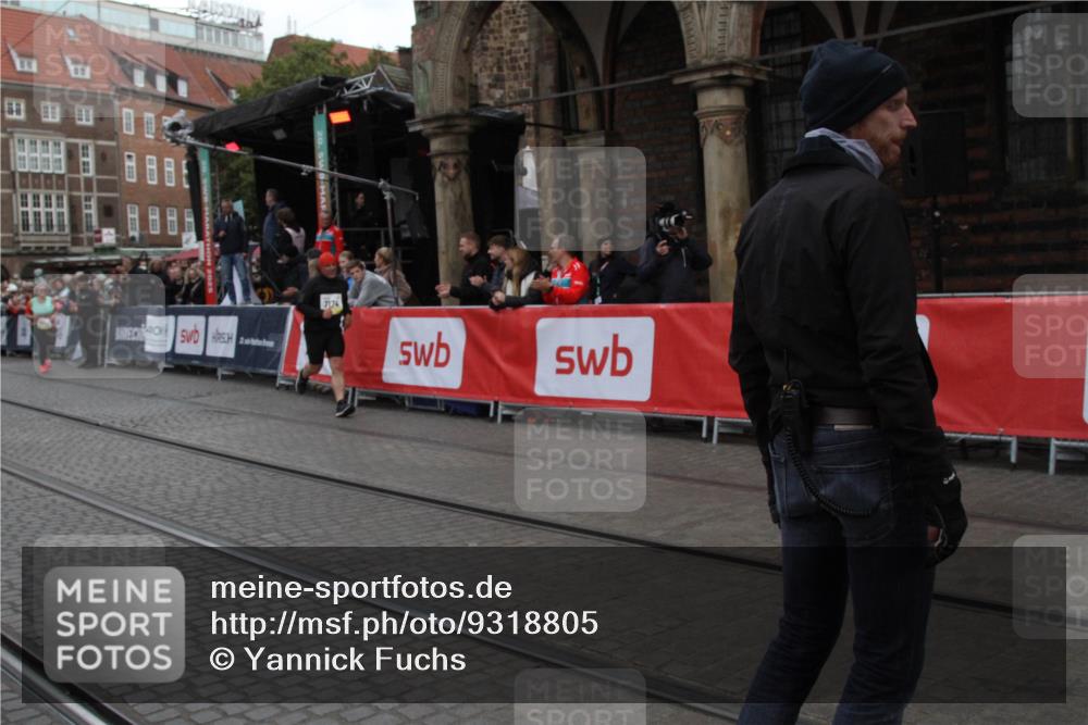 05.10.2025 - 20. swb-Marathon Bremen Yannick Fuchs http://msf.ph/oto/9318805 05.10.2025 11:29:11 Ziel 7174 meine-sportfotos.de