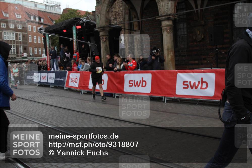 05.10.2025 - 20. swb-Marathon Bremen Yannick Fuchs http://msf.ph/oto/9318807 05.10.2025 11:29:12 Ziel 7174 meine-sportfotos.de