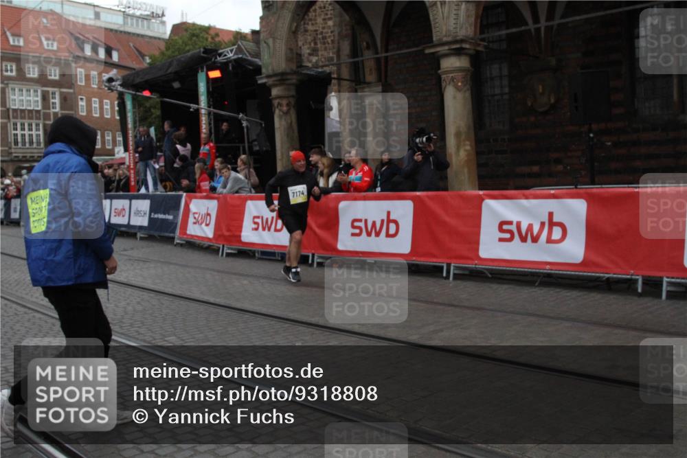 05.10.2025 - 20. swb-Marathon Bremen Yannick Fuchs http://msf.ph/oto/9318808 05.10.2025 11:29:12 Ziel 7174 meine-sportfotos.de