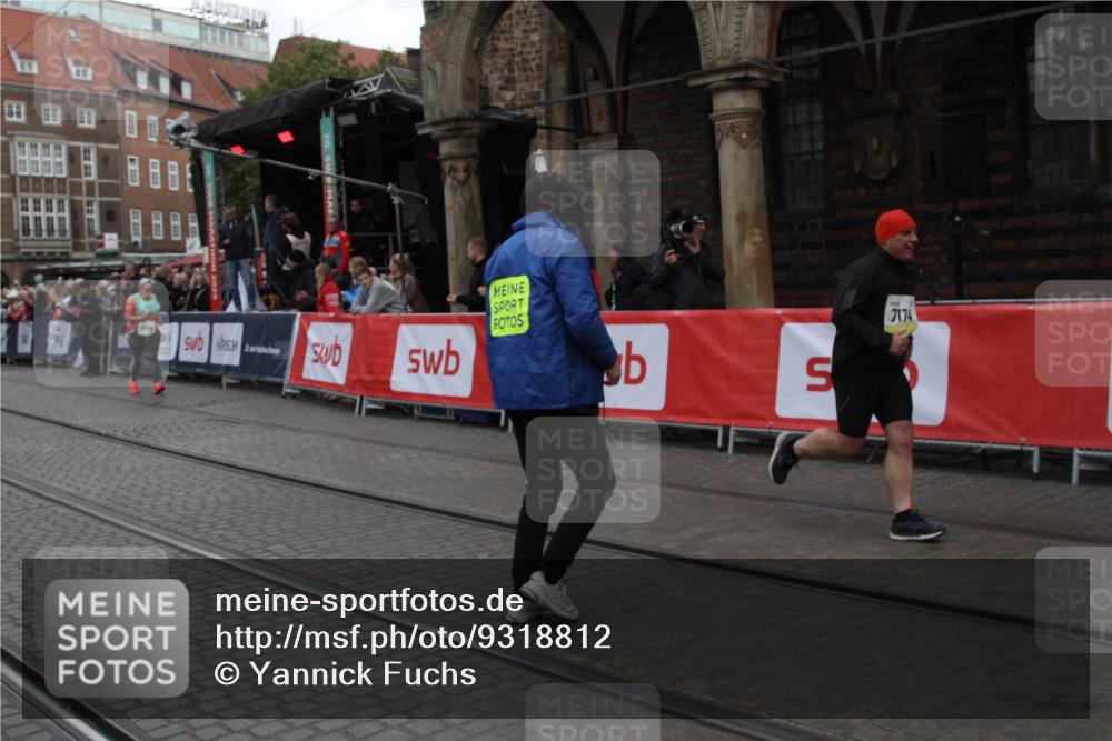 05.10.2025 - 20. swb-Marathon Bremen Yannick Fuchs http://msf.ph/oto/9318812 05.10.2025 11:29:13 Ziel 7174 meine-sportfotos.de