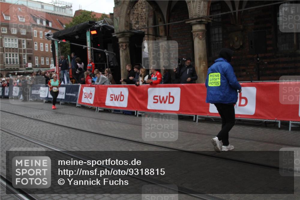 05.10.2025 - 20. swb-Marathon Bremen Yannick Fuchs http://msf.ph/oto/9318815 05.10.2025 11:29:14 Ziel 7174 meine-sportfotos.de