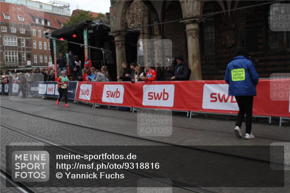 05.10.2025 - 20. swb-Marathon Bremen Yannick Fuchs http://msf.ph/oto/9318816 05.10.2025 11:29:15 Ziel 7174, 9559 meine-sportfotos.de