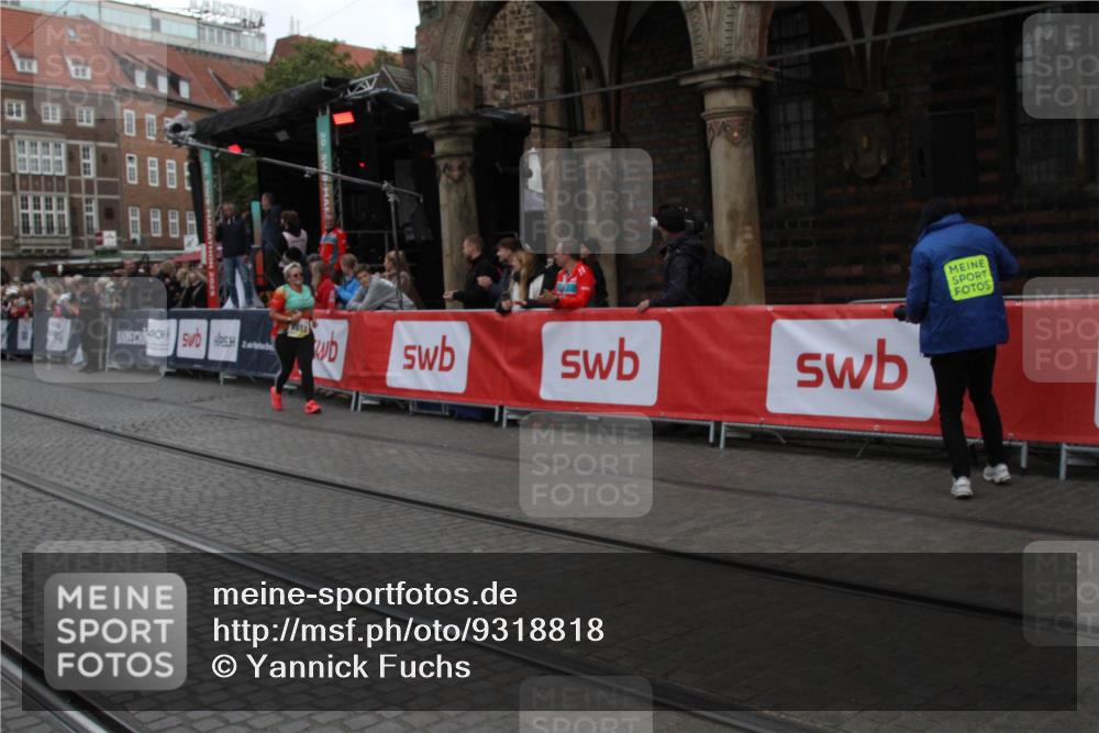 05.10.2025 - 20. swb-Marathon Bremen Yannick Fuchs http://msf.ph/oto/9318818 05.10.2025 11:29:16 Ziel 9559 meine-sportfotos.de
