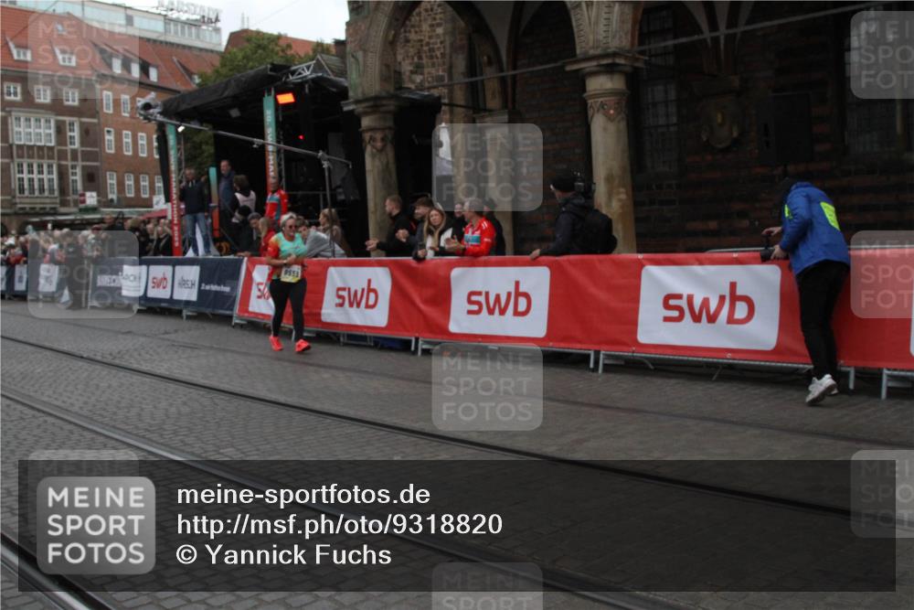 05.10.2025 - 20. swb-Marathon Bremen Yannick Fuchs http://msf.ph/oto/9318820 05.10.2025 11:29:16 Ziel 9559 meine-sportfotos.de