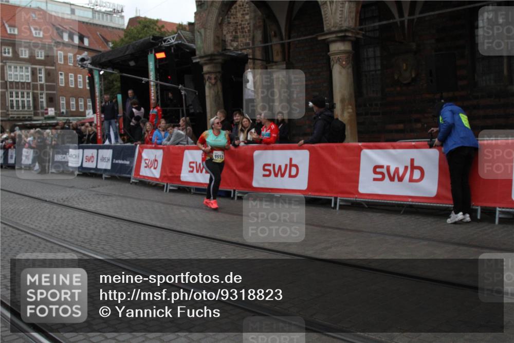 05.10.2025 - 20. swb-Marathon Bremen Yannick Fuchs http://msf.ph/oto/9318823 05.10.2025 11:29:17 Ziel 9559 meine-sportfotos.de