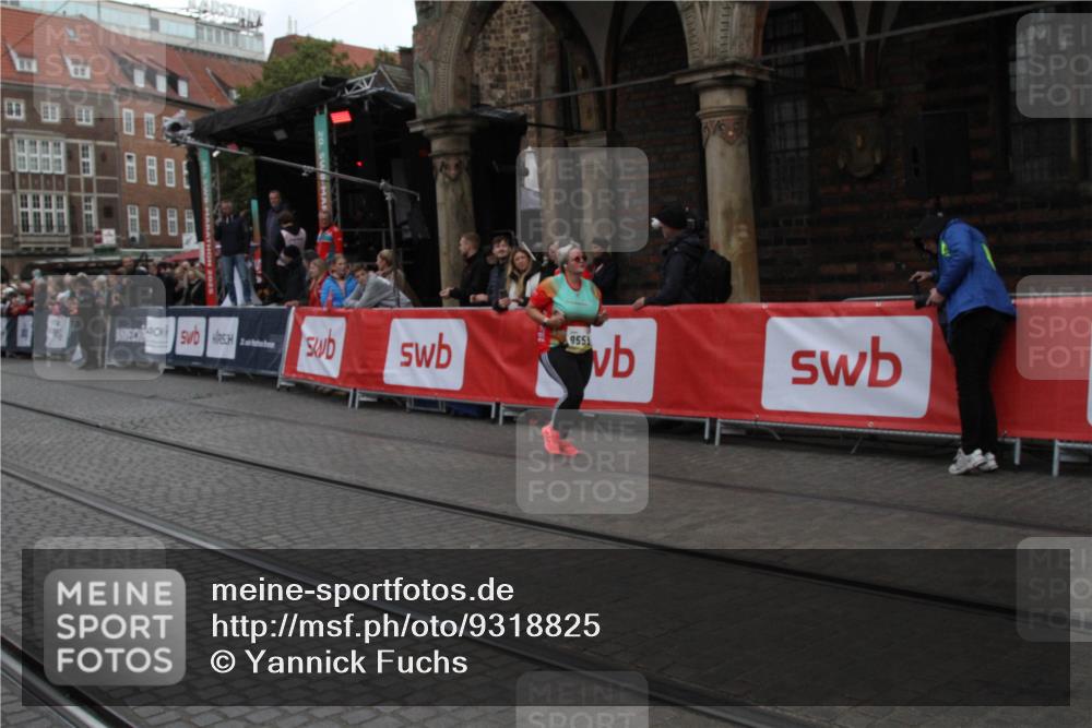05.10.2025 - 20. swb-Marathon Bremen Yannick Fuchs http://msf.ph/oto/9318825 05.10.2025 11:29:18 Ziel 9559 meine-sportfotos.de