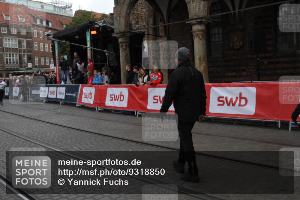 05.10.2025 - 20. swb-Marathon Bremen Yannick Fuchs http://msf.ph/oto/9318850 05.10.2025 11:29:29 Ziel  meine-sportfotos.de