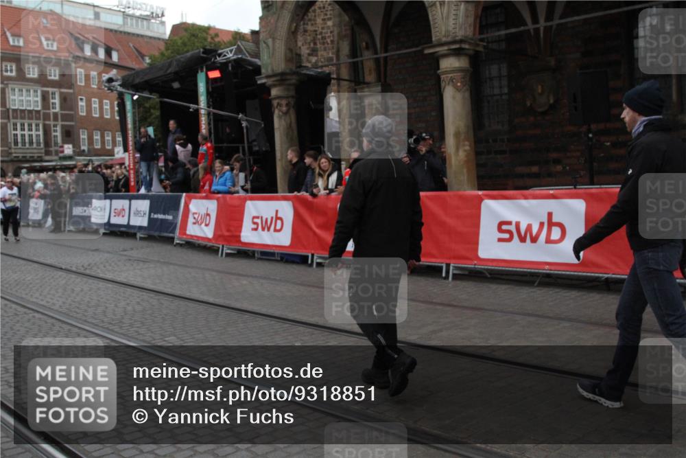 05.10.2025 - 20. swb-Marathon Bremen Yannick Fuchs http://msf.ph/oto/9318851 05.10.2025 11:29:29 Ziel  meine-sportfotos.de