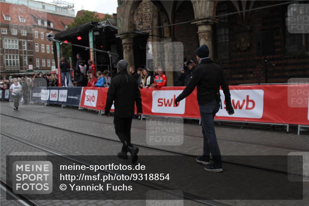 05.10.2025 - 20. swb-Marathon Bremen Yannick Fuchs http://msf.ph/oto/9318854 05.10.2025 11:29:30 Ziel  meine-sportfotos.de