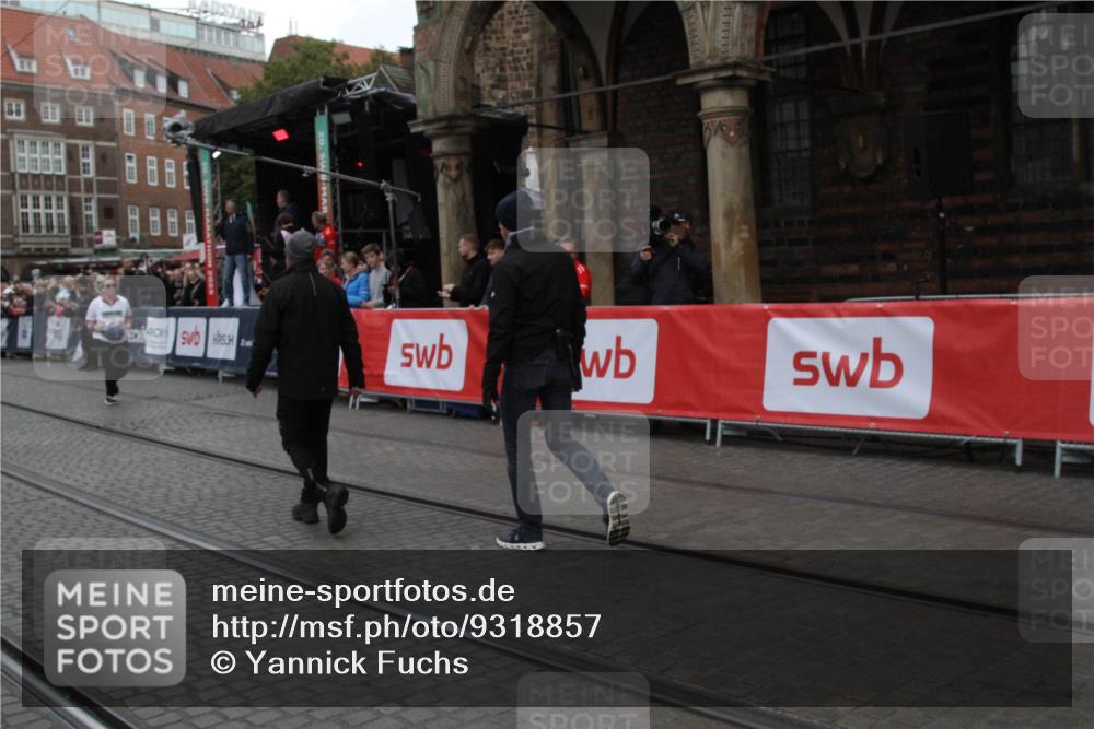 05.10.2025 - 20. swb-Marathon Bremen Yannick Fuchs http://msf.ph/oto/9318857 05.10.2025 11:29:31 Ziel 10401 meine-sportfotos.de