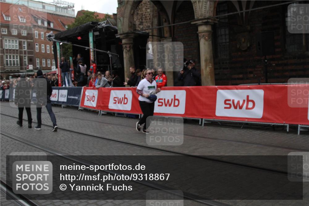 05.10.2025 - 20. swb-Marathon Bremen Yannick Fuchs http://msf.ph/oto/9318867 05.10.2025 11:29:34 Ziel 10401 meine-sportfotos.de