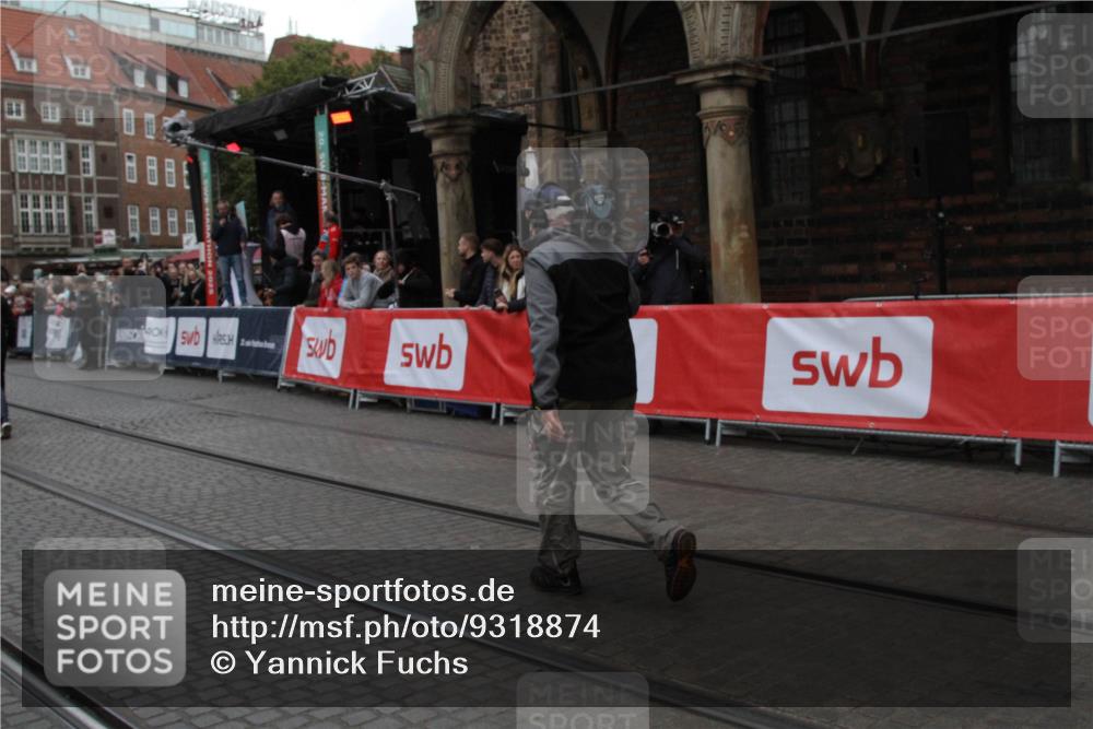 05.10.2025 - 20. swb-Marathon Bremen Yannick Fuchs http://msf.ph/oto/9318874 05.10.2025 11:29:37 Ziel 10401 meine-sportfotos.de