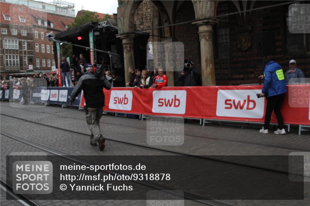 05.10.2025 - 20. swb-Marathon Bremen Yannick Fuchs http://msf.ph/oto/9318878 05.10.2025 11:29:38 Ziel  meine-sportfotos.de