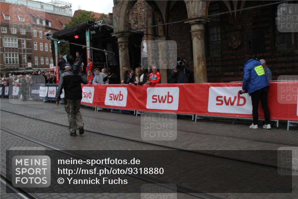 05.10.2025 - 20. swb-Marathon Bremen Yannick Fuchs http://msf.ph/oto/9318880 05.10.2025 11:29:39 Ziel  meine-sportfotos.de