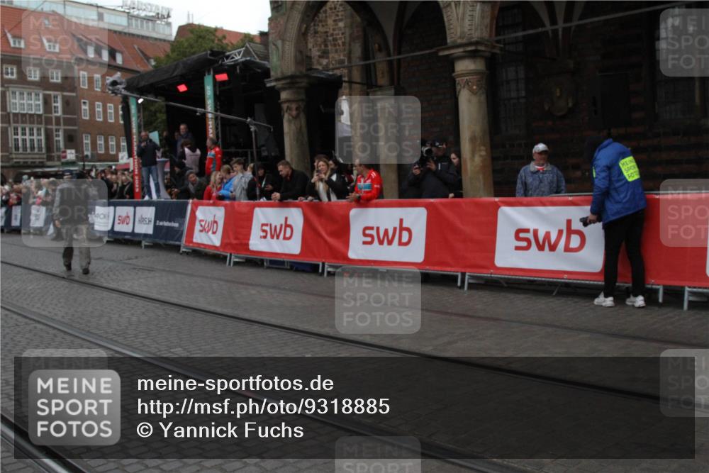 05.10.2025 - 20. swb-Marathon Bremen Yannick Fuchs http://msf.ph/oto/9318885 05.10.2025 11:29:43 Ziel  meine-sportfotos.de