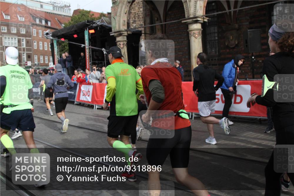 05.10.2025 - 20. swb-Marathon Bremen Yannick Fuchs http://msf.ph/oto/9318896 05.10.2025 11:32:31 Ziel  meine-sportfotos.de