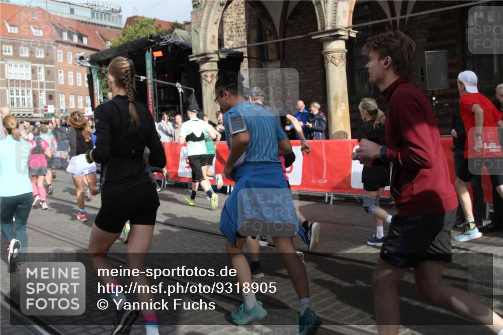 05.10.2025 - 20. swb-Marathon Bremen Yannick Fuchs http://msf.ph/oto/9318905 05.10.2025 11:32:37 Ziel  meine-sportfotos.de
