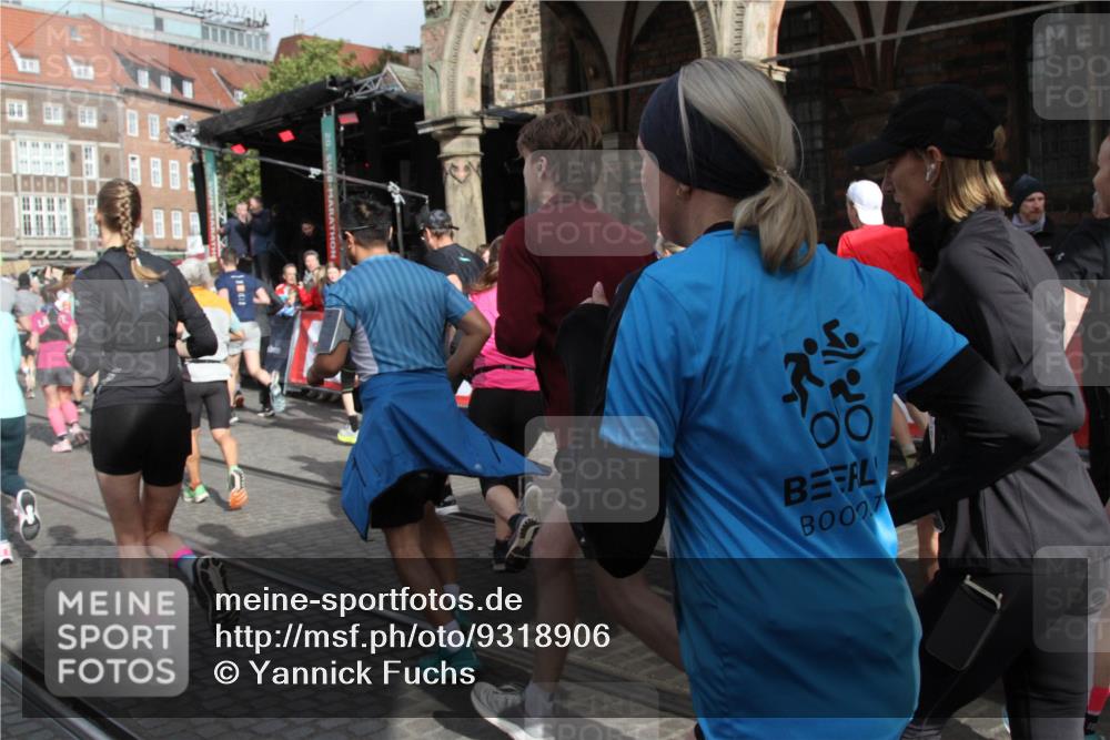 05.10.2025 - 20. swb-Marathon Bremen Yannick Fuchs http://msf.ph/oto/9318906 05.10.2025 11:32:38 Ziel  meine-sportfotos.de