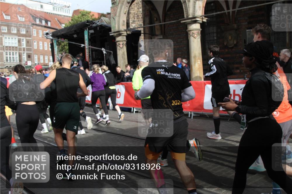 05.10.2025 - 20. swb-Marathon Bremen Yannick Fuchs http://msf.ph/oto/9318926 05.10.2025 11:32:49 Ziel  meine-sportfotos.de