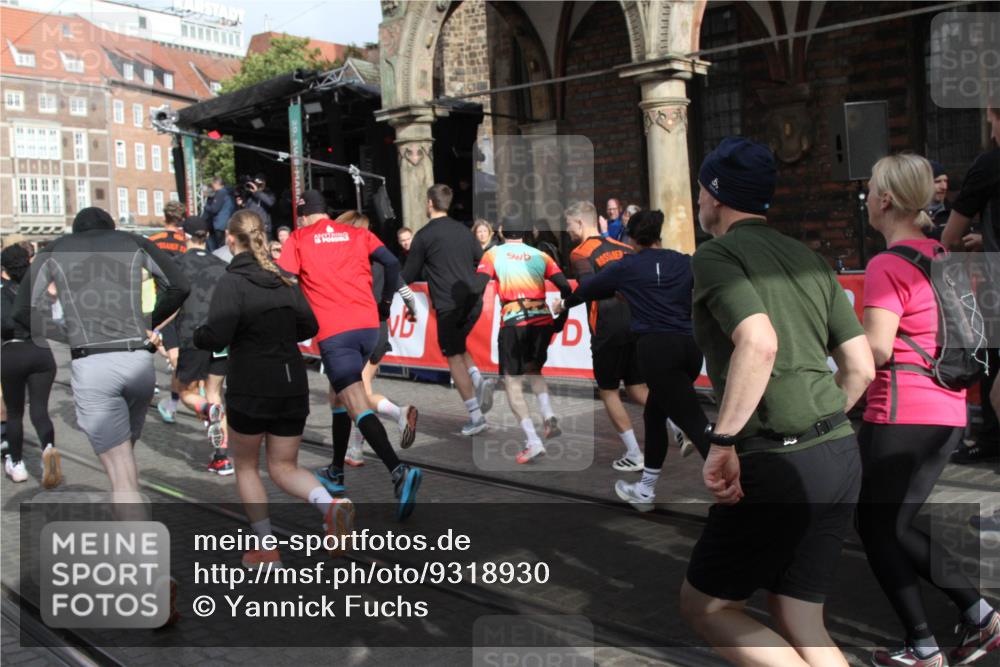 05.10.2025 - 20. swb-Marathon Bremen Yannick Fuchs http://msf.ph/oto/9318930 05.10.2025 11:32:51 Ziel  meine-sportfotos.de