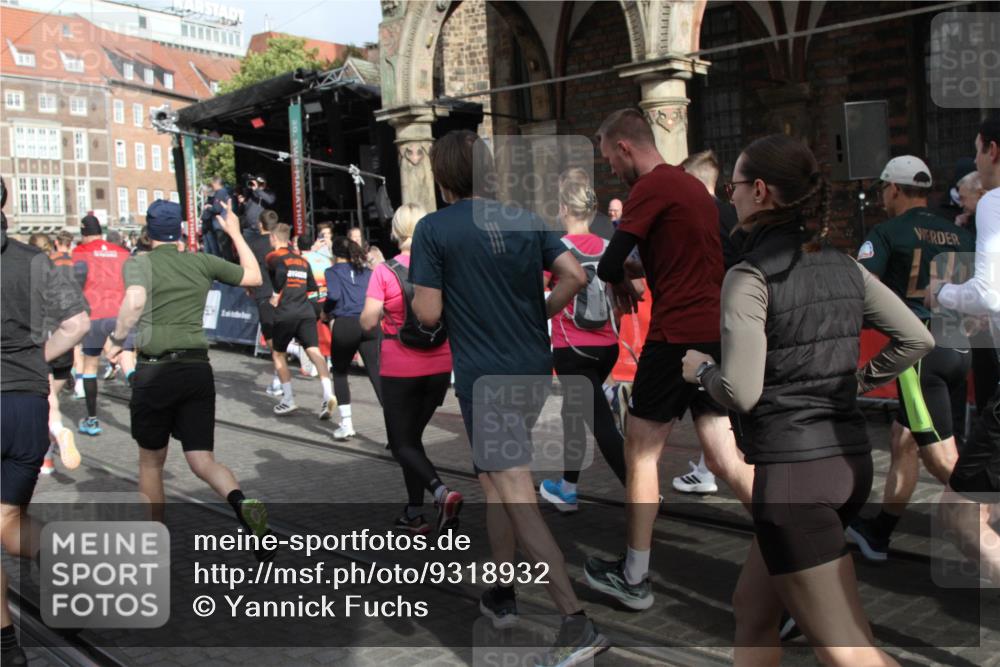 05.10.2025 - 20. swb-Marathon Bremen Yannick Fuchs http://msf.ph/oto/9318932 05.10.2025 11:32:52 Ziel  meine-sportfotos.de