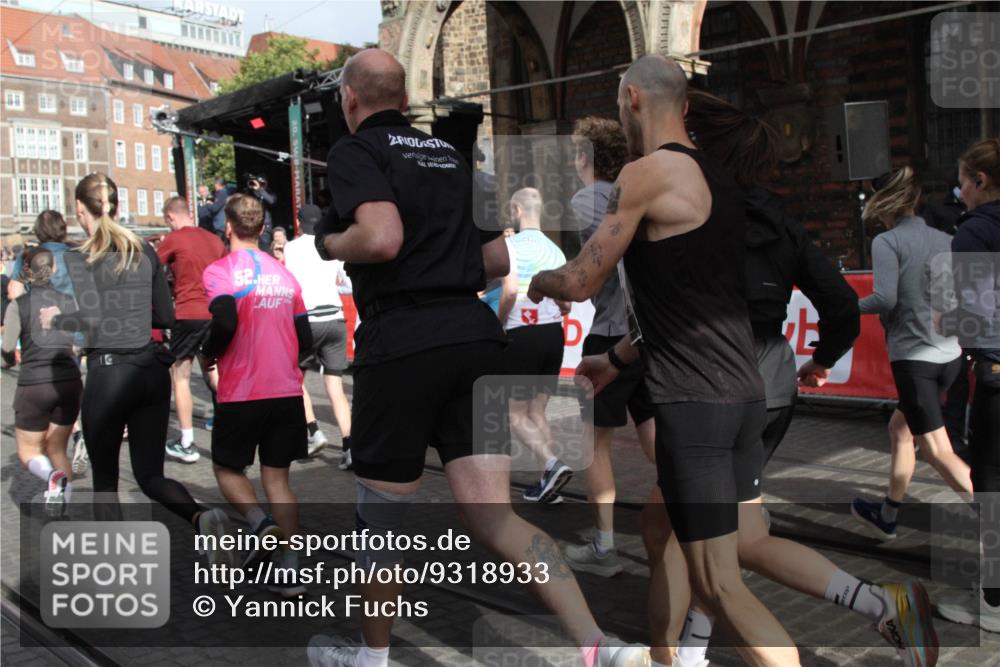 05.10.2025 - 20. swb-Marathon Bremen Yannick Fuchs http://msf.ph/oto/9318933 05.10.2025 11:32:54 Ziel  meine-sportfotos.de