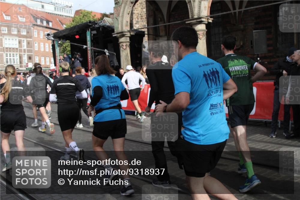 05.10.2025 - 20. swb-Marathon Bremen Yannick Fuchs http://msf.ph/oto/9318937 05.10.2025 11:32:56 Ziel  meine-sportfotos.de