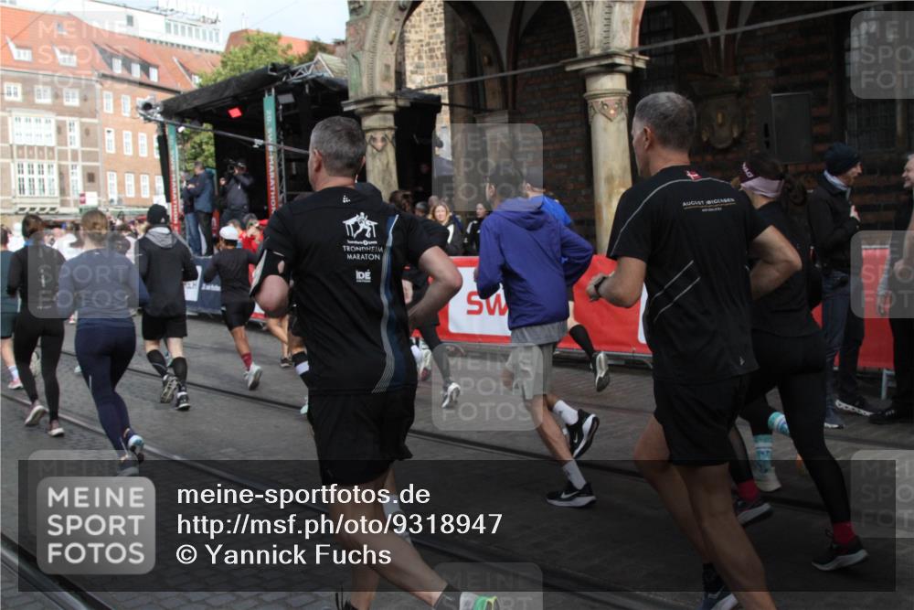 05.10.2025 - 20. swb-Marathon Bremen Yannick Fuchs http://msf.ph/oto/9318947 05.10.2025 11:33:00 Ziel  meine-sportfotos.de