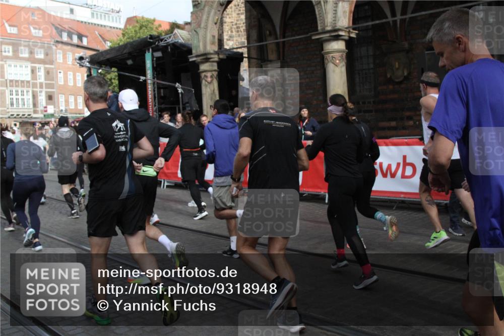 05.10.2025 - 20. swb-Marathon Bremen Yannick Fuchs http://msf.ph/oto/9318948 05.10.2025 11:33:00 Ziel  meine-sportfotos.de